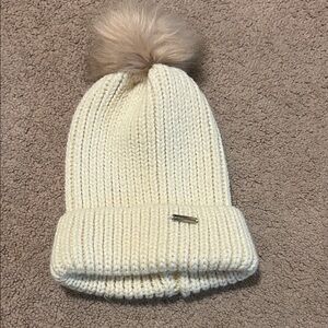 Steve Madden Cream Knit Pom-Pom Beanie